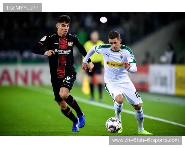 德甲球队后卫主力球员大腿拉伤对战绩的影响